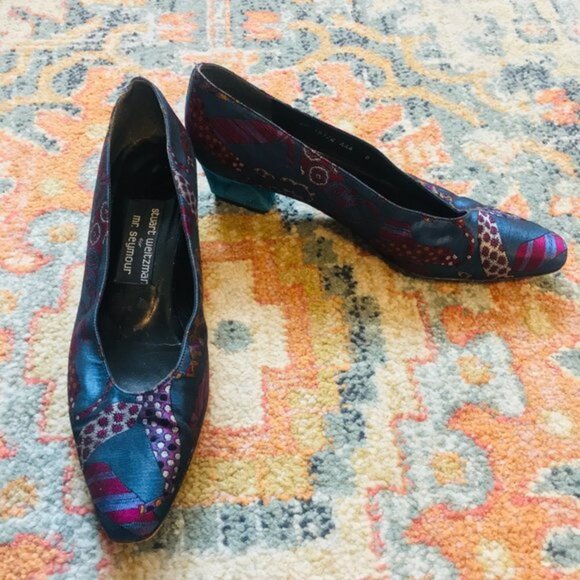STUART WEITZMAN FOR MR. SEYMOUR Vintage Blue Silk Tie Print Suede Heels 8 AAA - Picture 2 of 14